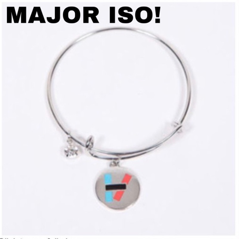 in search of this bracelet!!!!